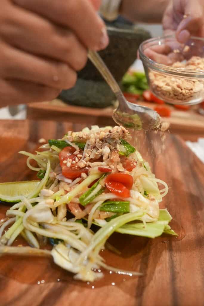 Garnishing papaya salad